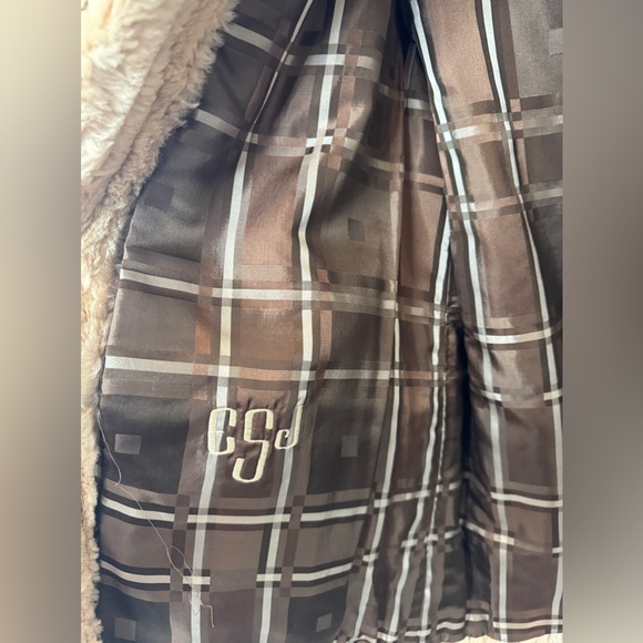 Carl W. Herrmann Fur Coat - Picture 3 of 11